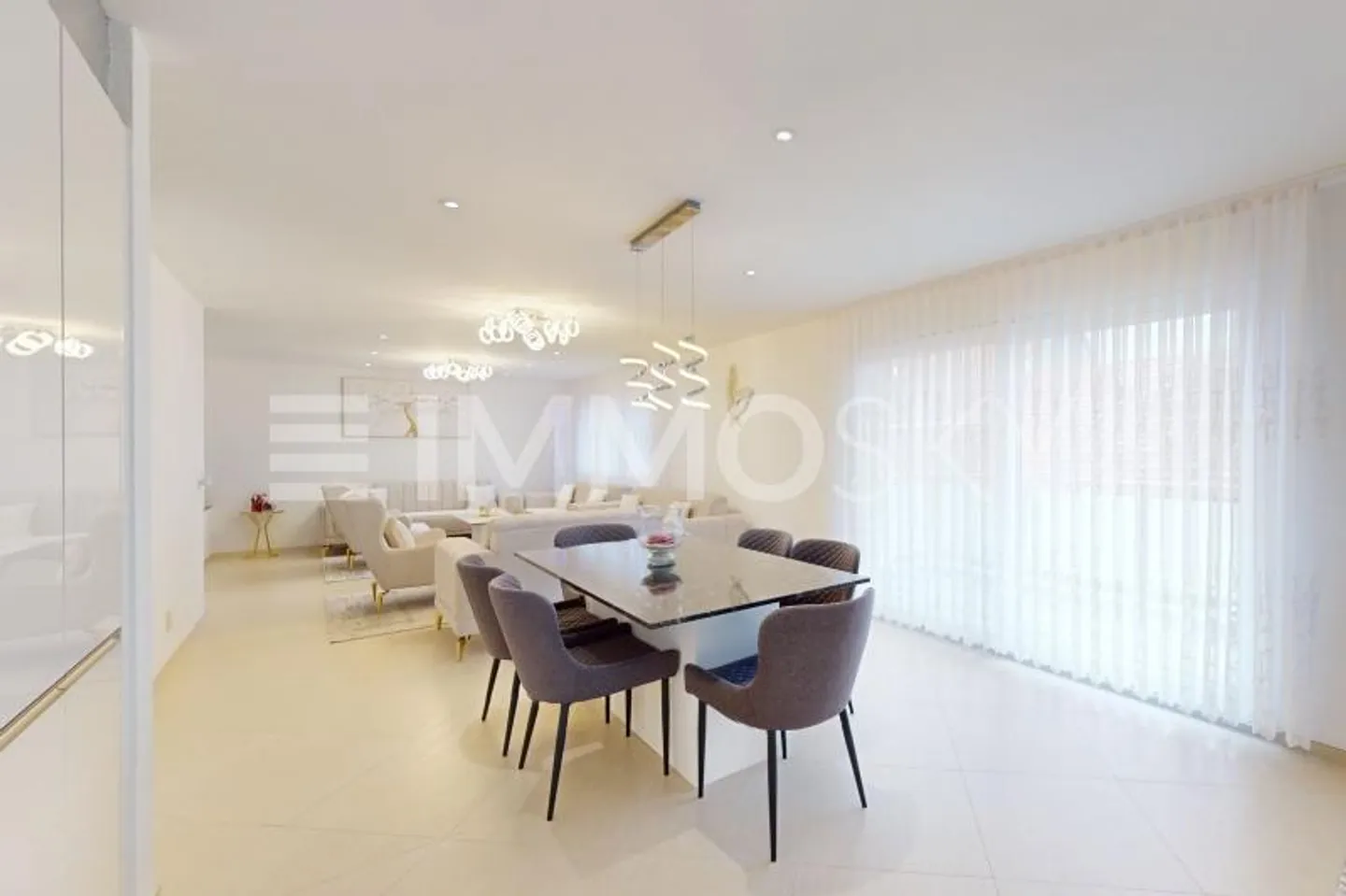 Modern villa with rare volumes! - Photo 2 of 7