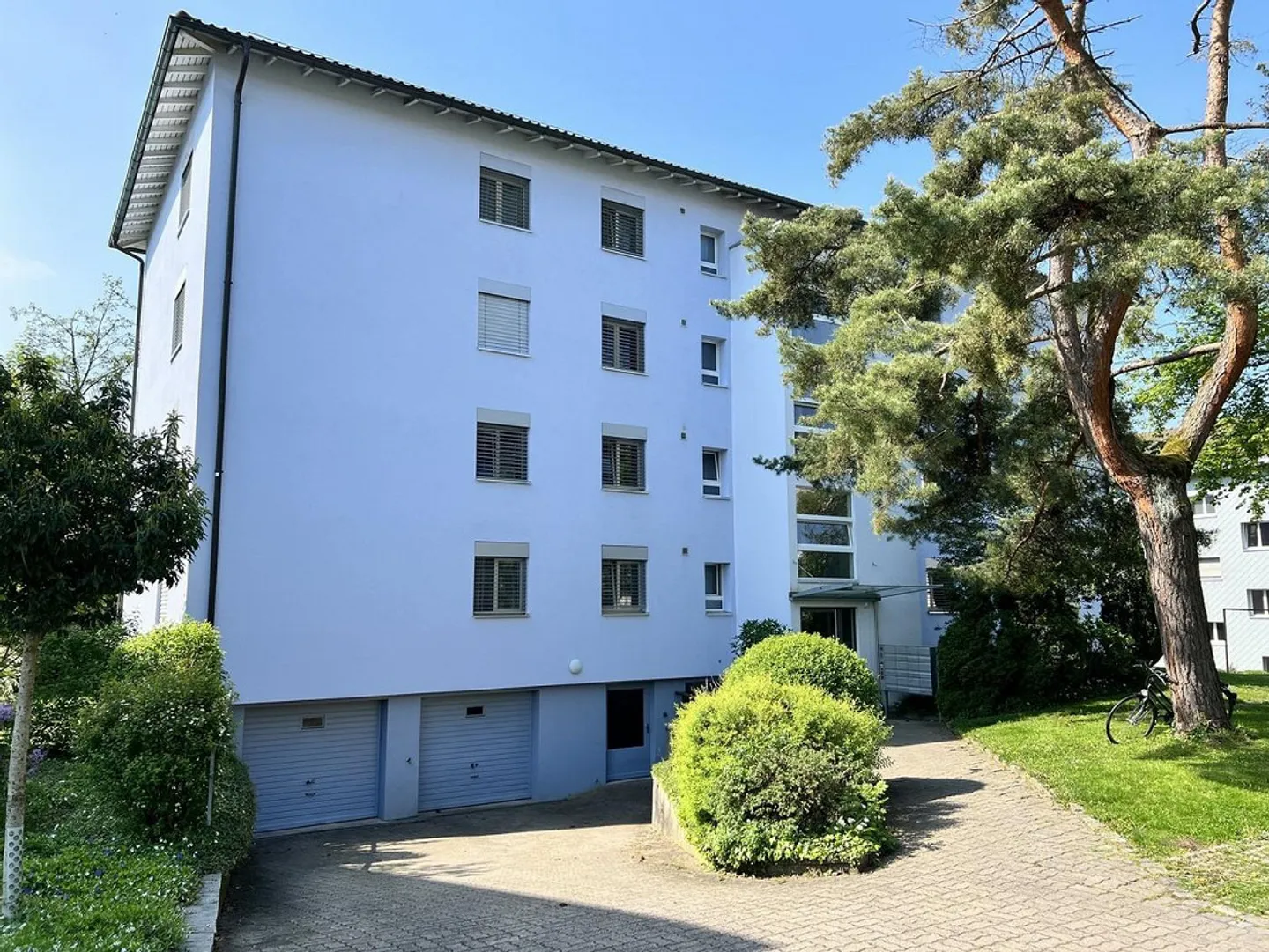 Appartamento tranquillo con 4 stanze nel cuore di Bülach - Foto 1 di 8
