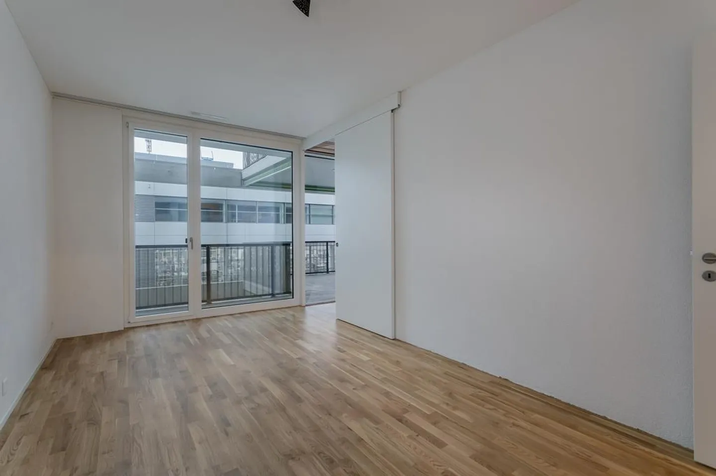 Modern 2 1/2 room apartment in the center of Zug - Photo 9 of 11