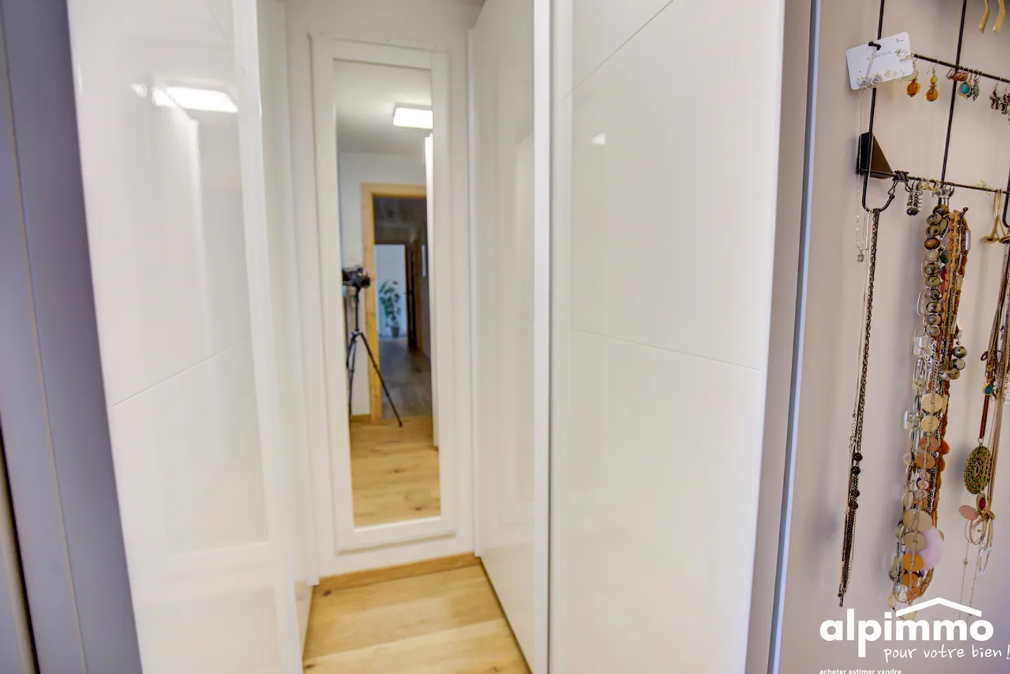 Magnificent chalet by the bisse in Nendaz! - Photo 17 of 37