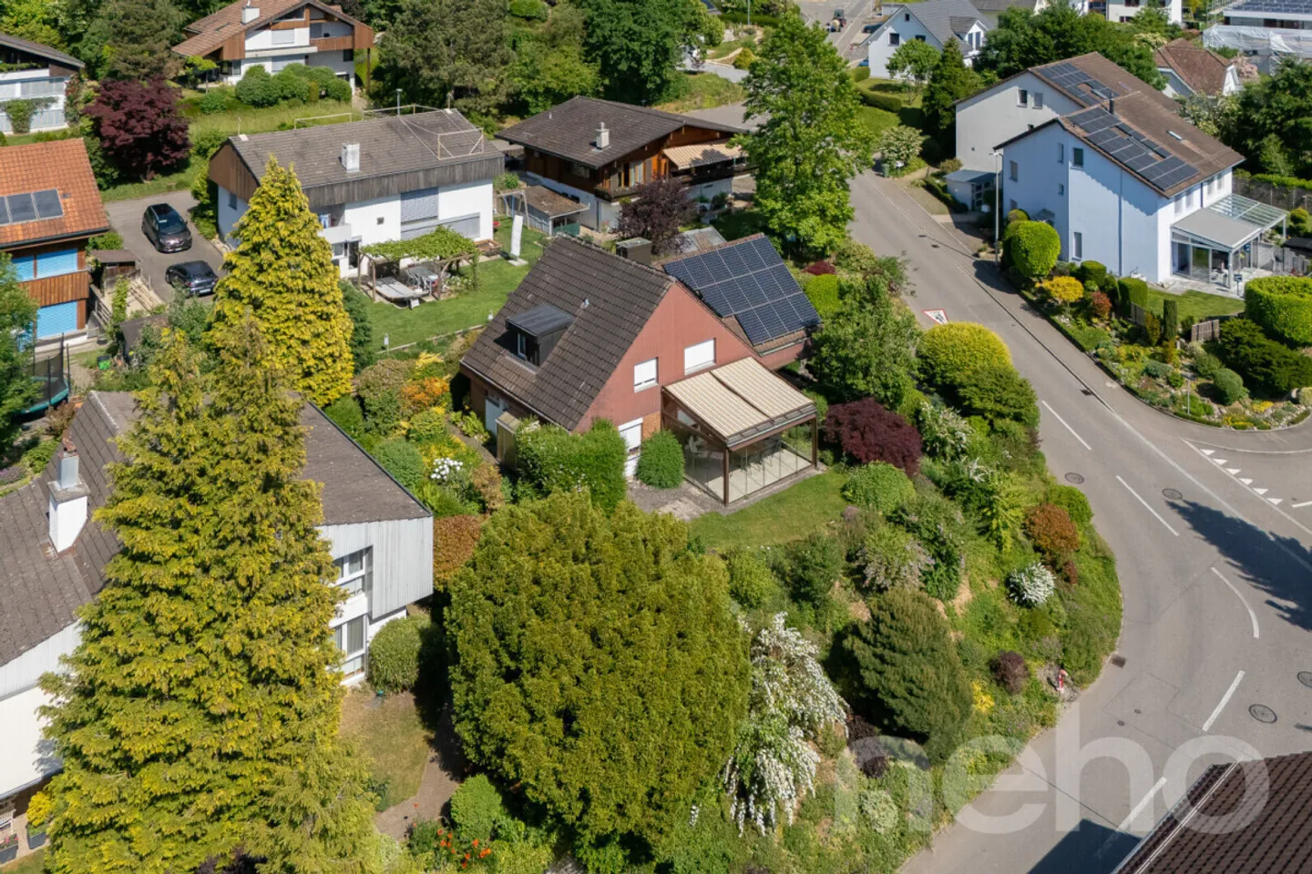 Well-maintained 6-room single-family house with conservatory and solar system - Photo 2 of 12