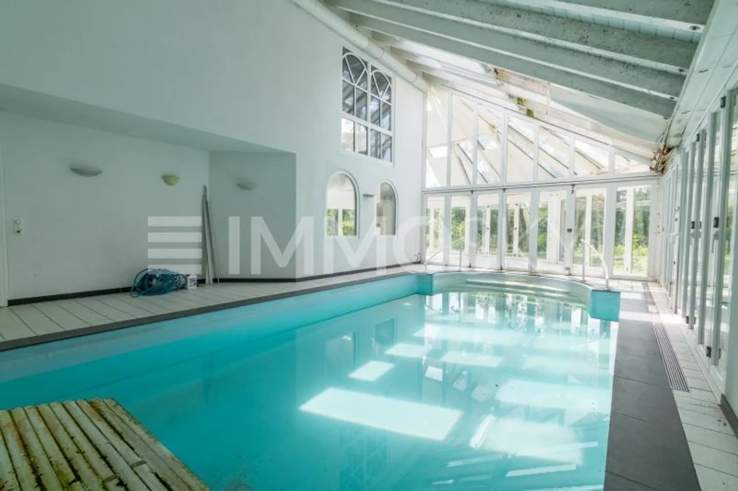 Casa con potenziale – Vivere sull'acqua con prospettiva - Foto 3 di 5