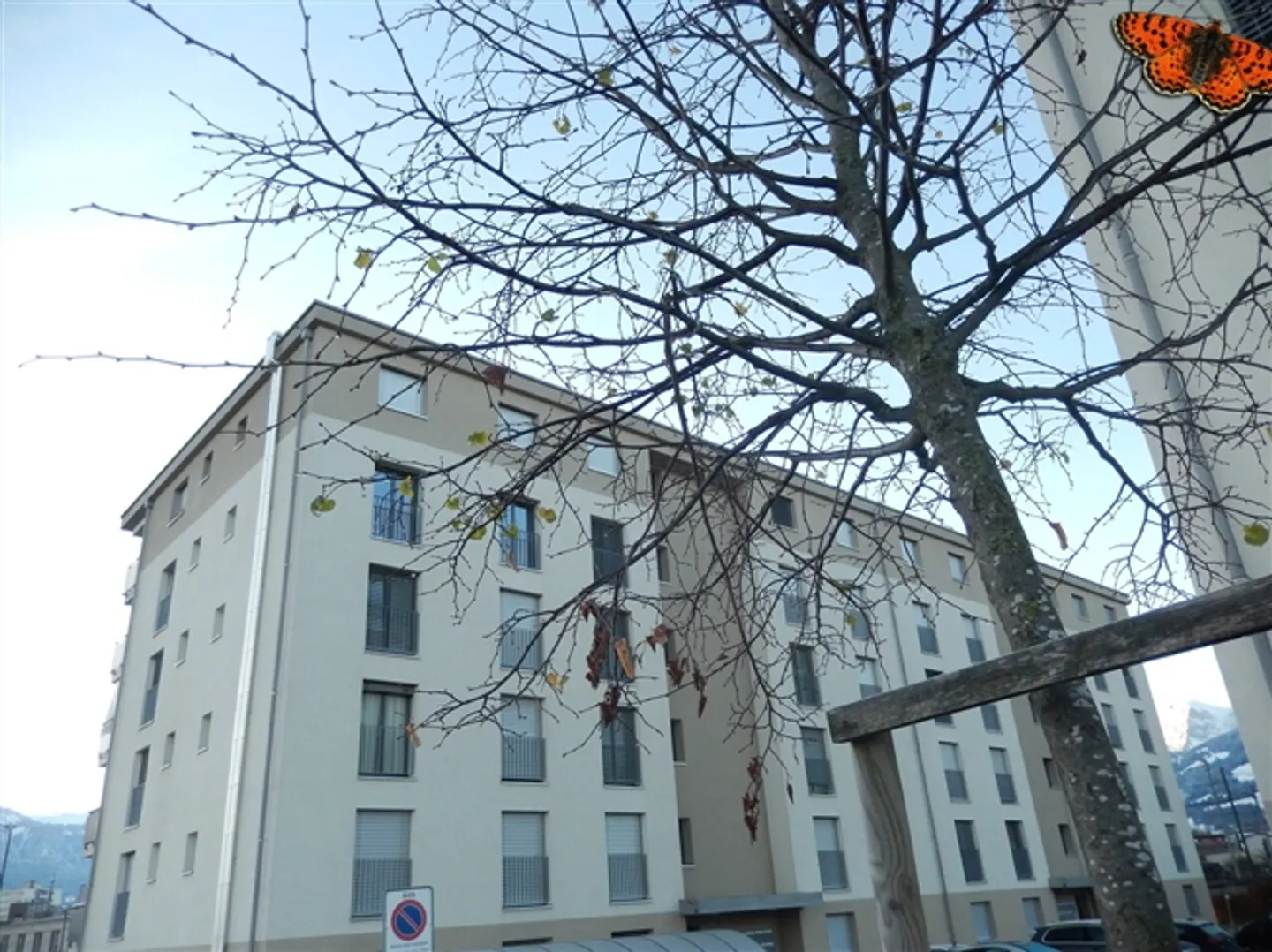 ECCELLENTI 3 1/2 STANZE - Piano alto e magnifica vista sulle Prealpi! - Foto 2 di 11