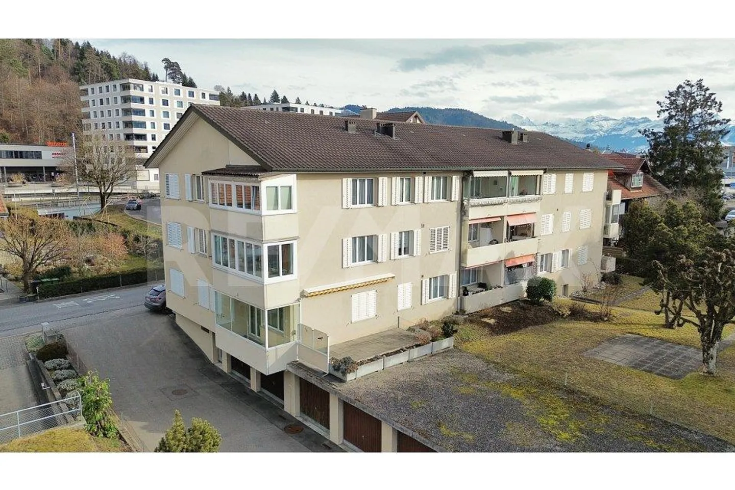 centrally located condominium - Photo 2 of 13