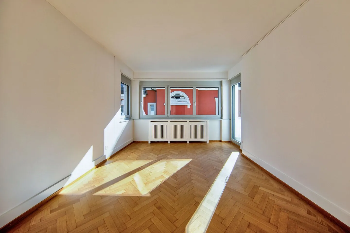 Living with Character - in the Heart of Zurich Enge - Photo 5 of 6