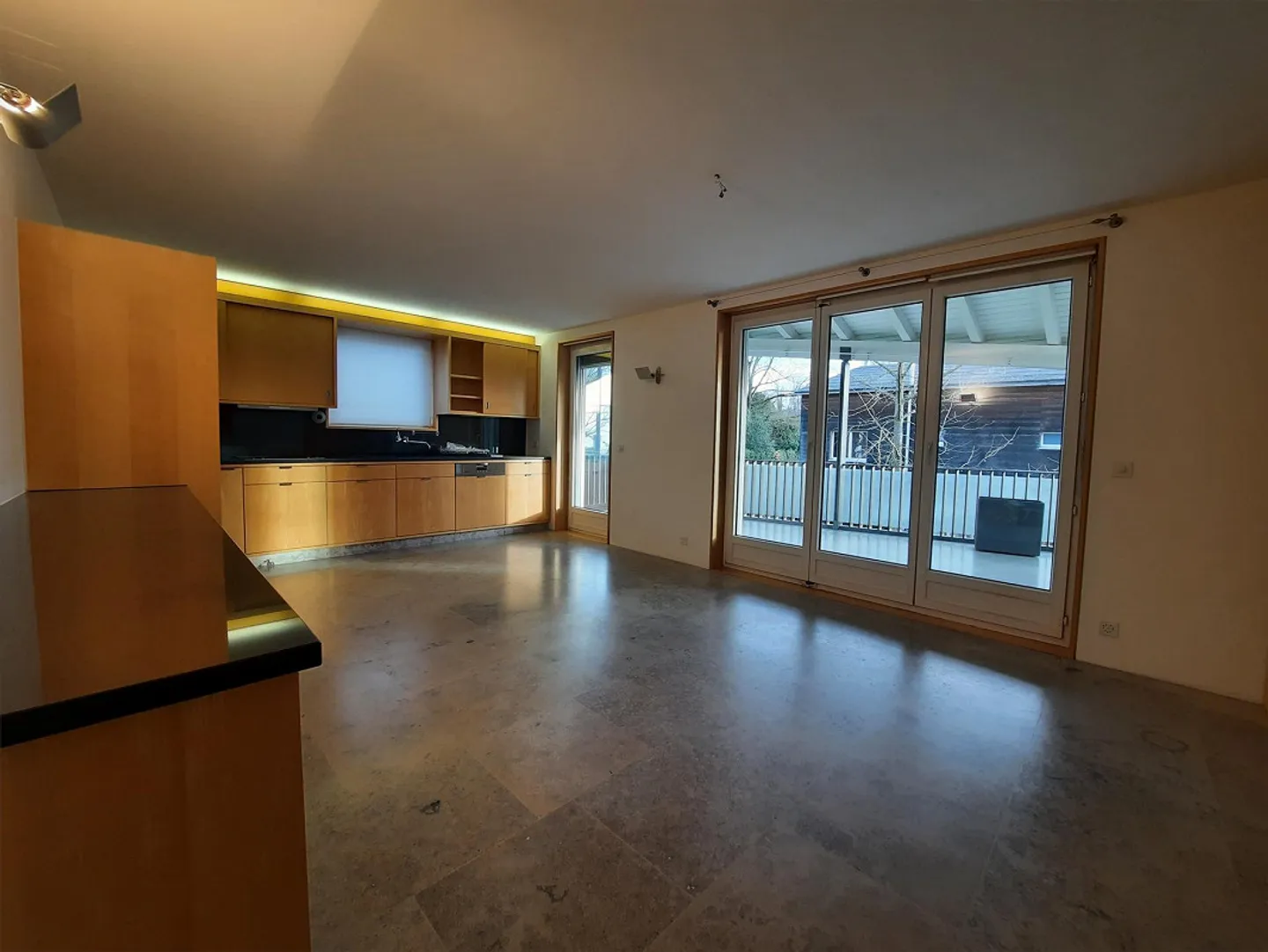 Appartamento attico tranquillo di 5 stanze - Foto 9 di 26