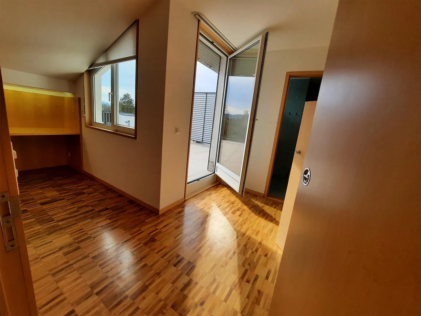 Appartamento attico tranquillo di 5 stanze - Foto 14 di 26