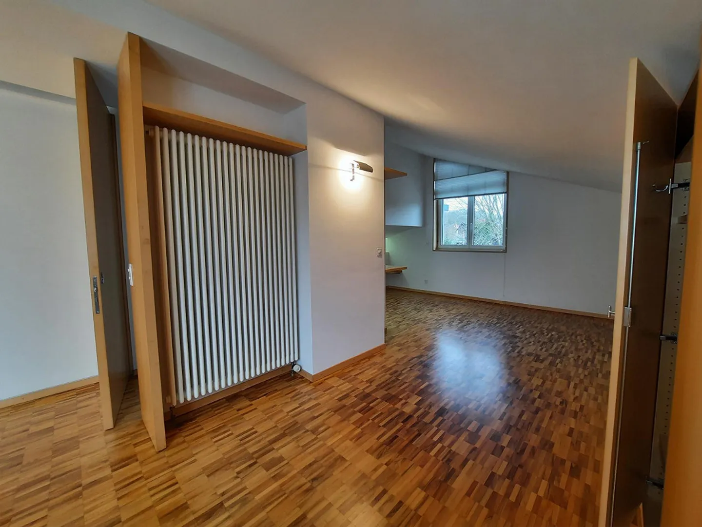 Appartamento attico tranquillo di 5 stanze - Foto 15 di 26