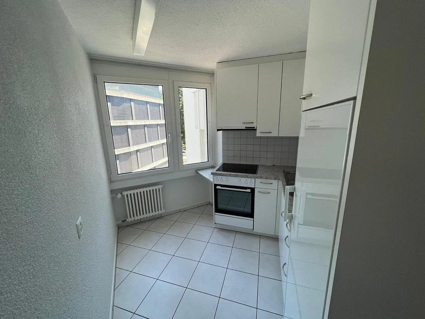 Appartamento soleggiato di 4 stanze nella comunità fiscalmente vantaggiosa di Hergiswil NW - Foto 3 di 11