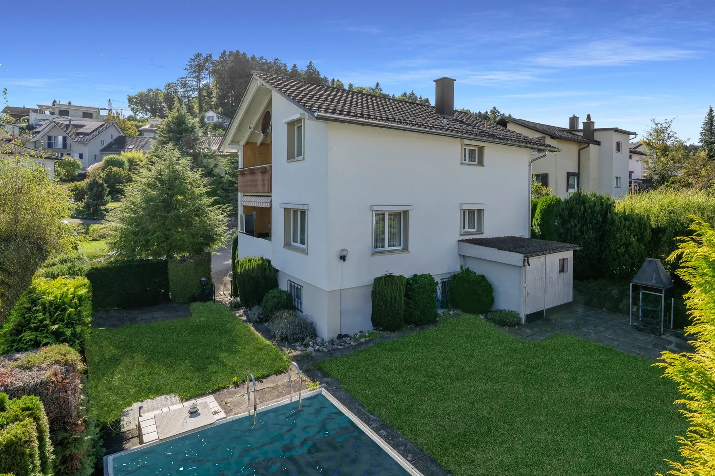 Casa unifamiliare con piscina - Foto 1 di 6