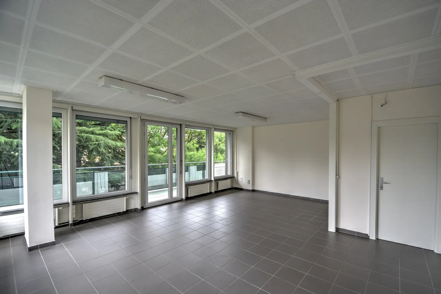 Bureaux à louer proche des Nations- 3e étage - 330 m² - Photo 3 sur 6