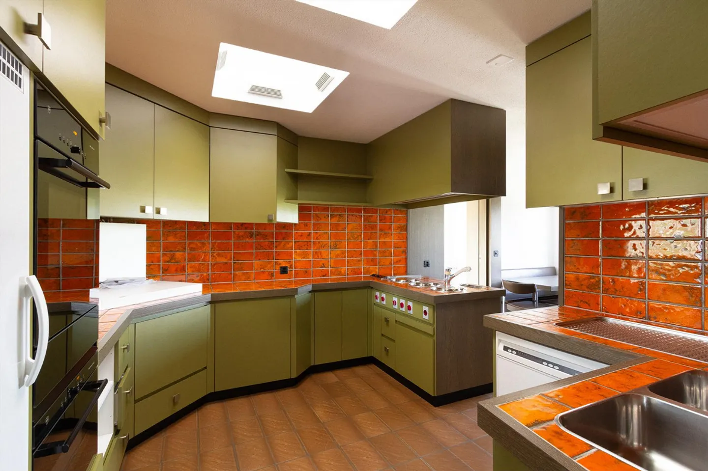Spacious 5.5-room penthouse with magnificent views in Kleindöttingen - Photo 3 of 11