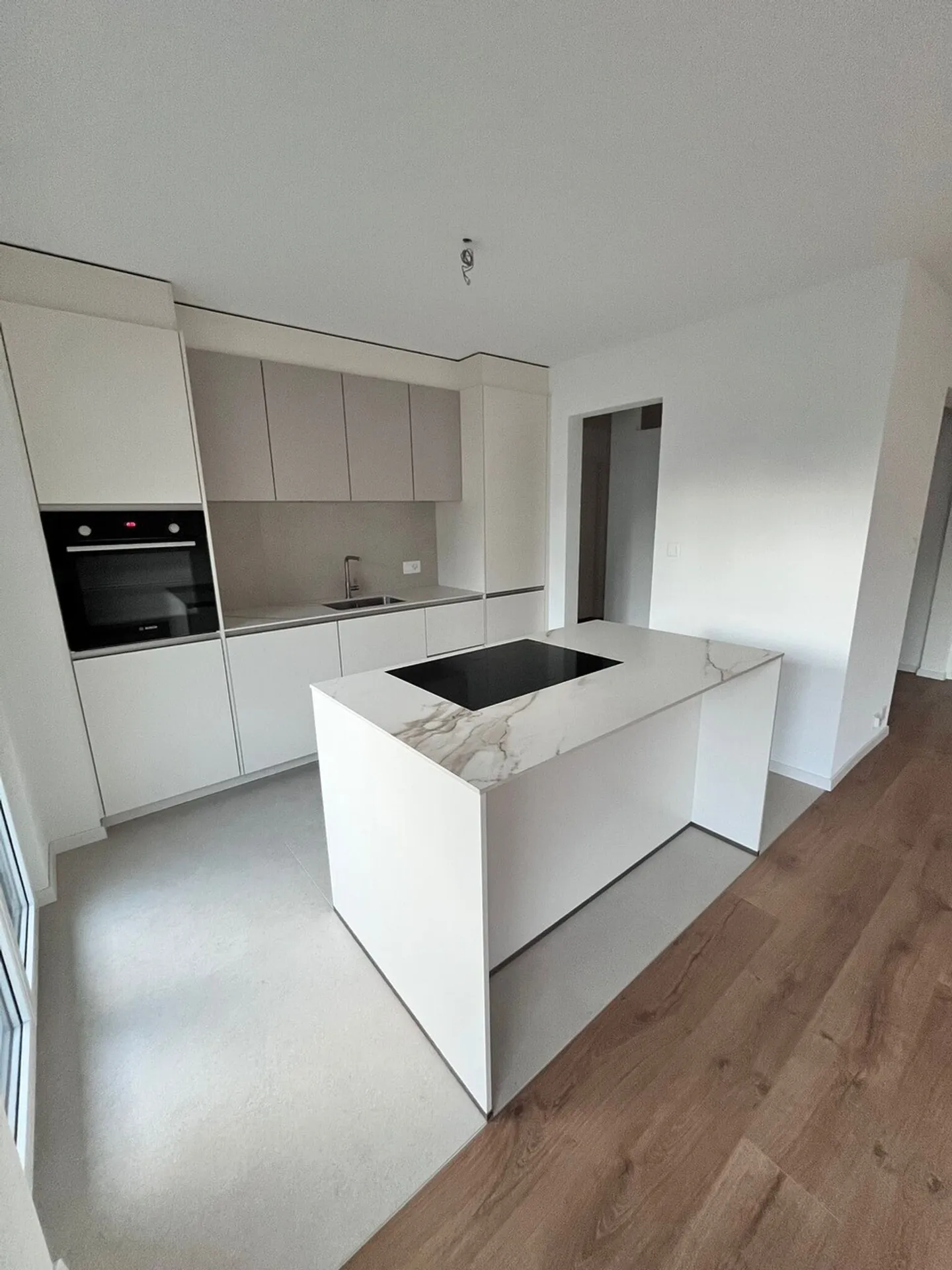 Élégant 3.5 pièces rénové avec balcon et vue dégagée à Sion - Photo 1 sur 7