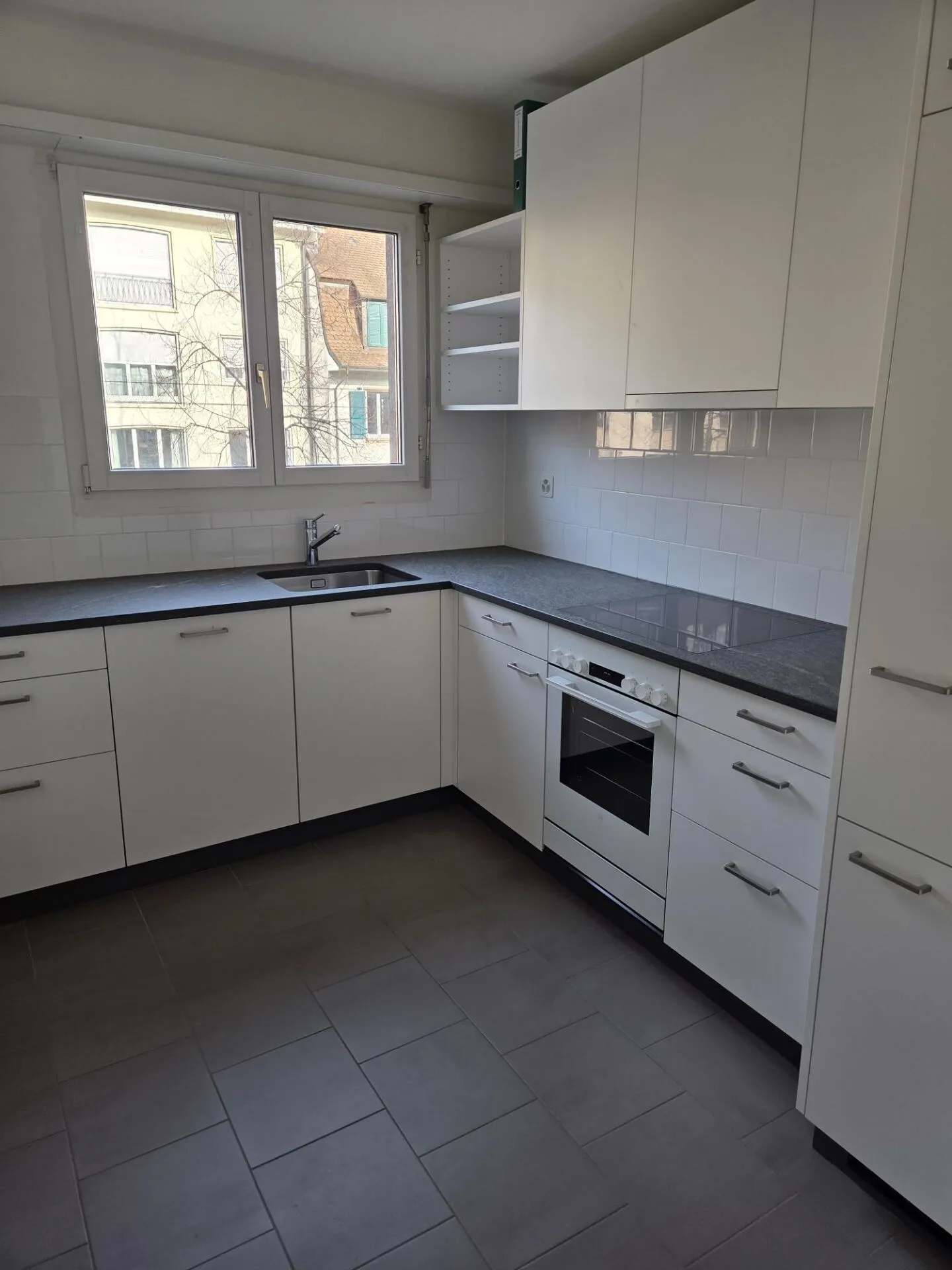 Bell'appartamento con cucina e bagno ristrutturati nella migliore posizione - Foto 1 di 10