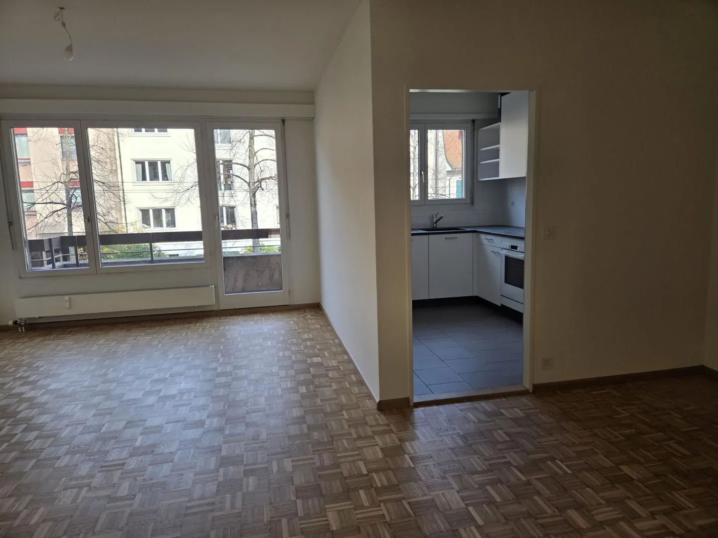 Bell'appartamento con cucina e bagno ristrutturati nella migliore posizione - Foto 5 di 10