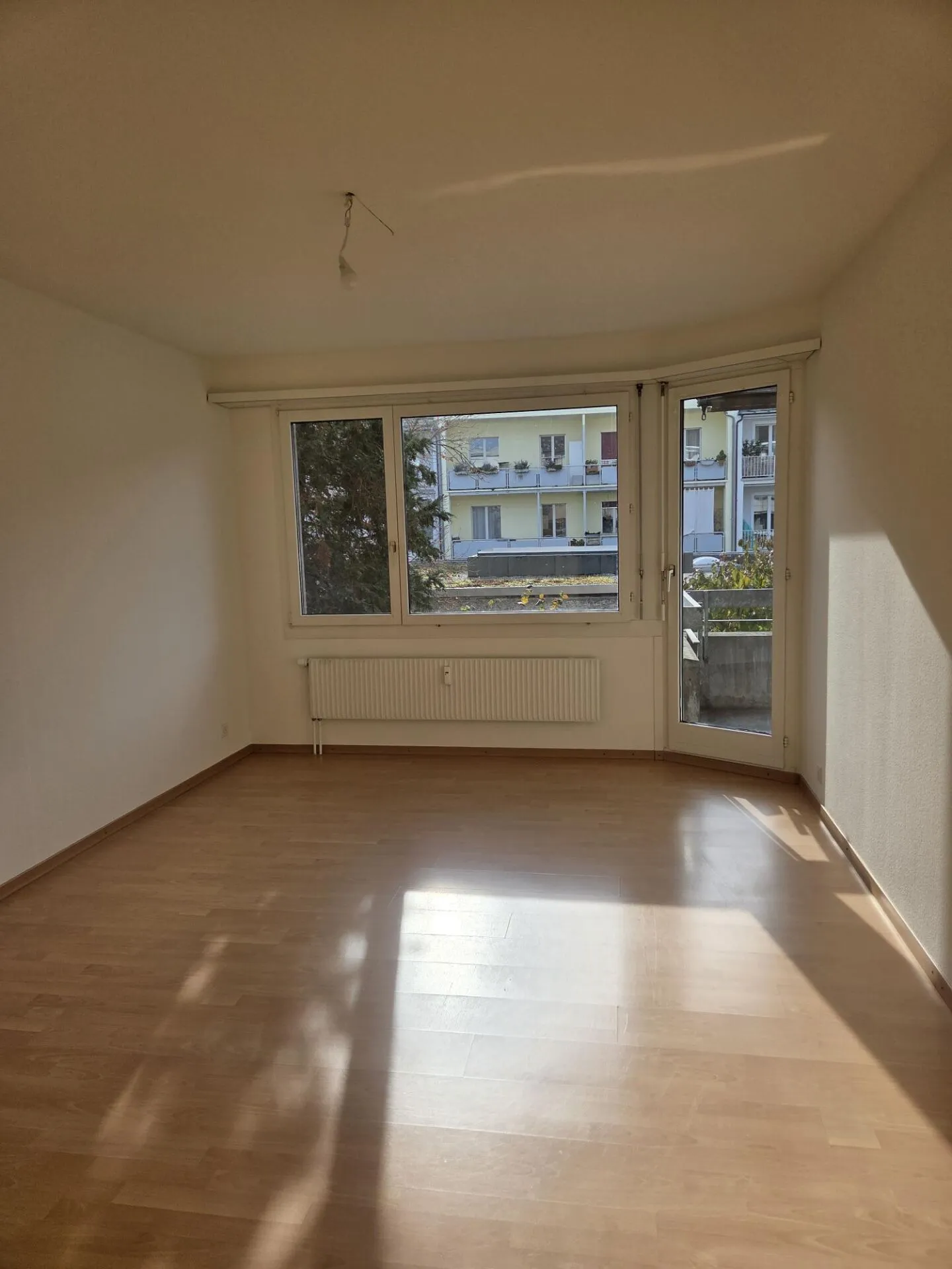 Bell'appartamento con cucina e bagno ristrutturati nella migliore posizione - Foto 6 di 10