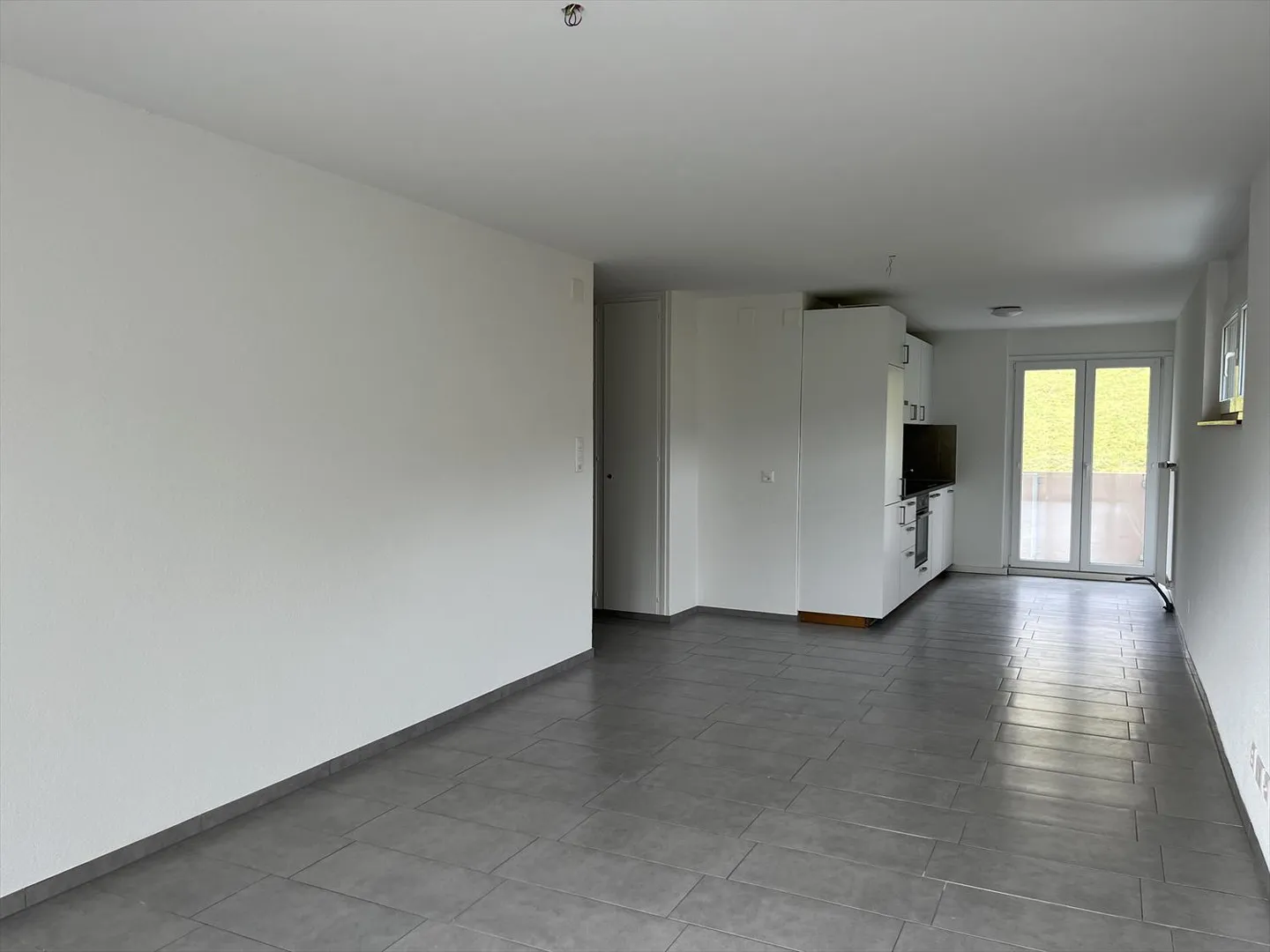 Modern 3.5-room apartment with two balconies - First net rent free! - Photo 1 of 9