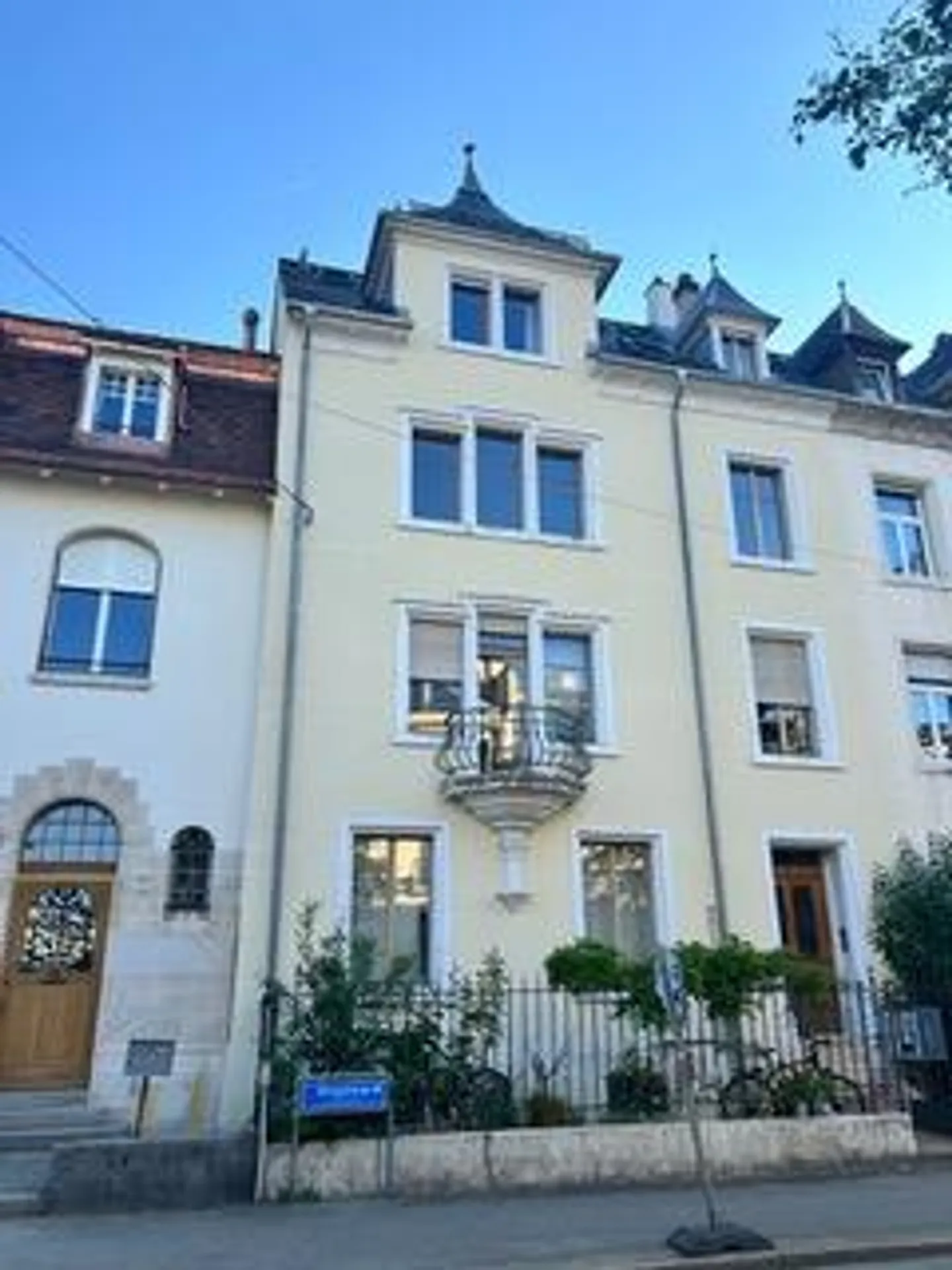 Bright and centrally located 3-room apartment on the 1st floor - Photo 1 of 6