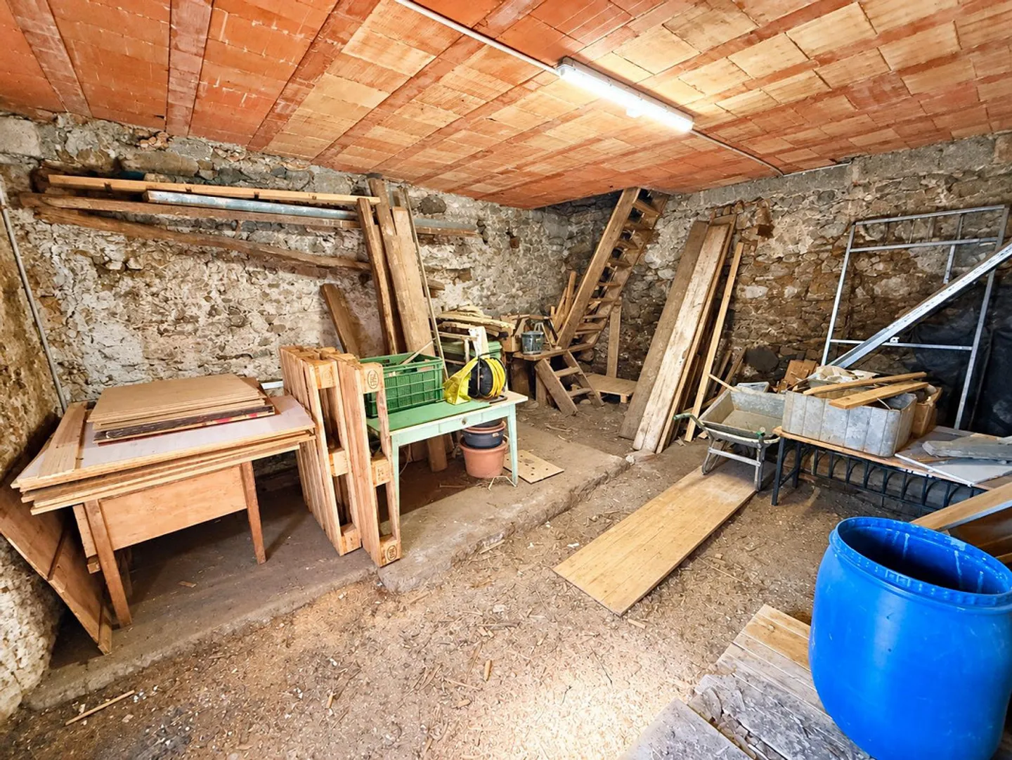Maison rustique de 4 pièces à rénover - Photo 7 sur 10