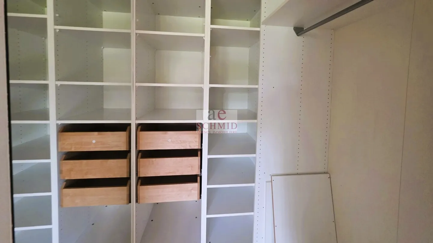 Magnifique Appartement avec Vue Lac - Photo 9 sur 11
