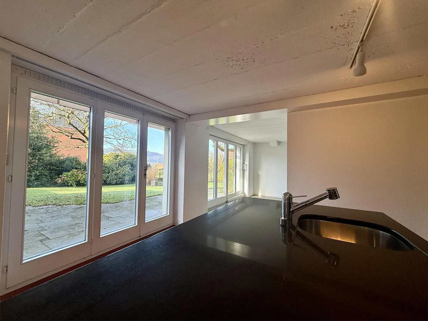 Charmante 3.5 Zimmer-Einliegerwohnung - Photo 2 sur 11