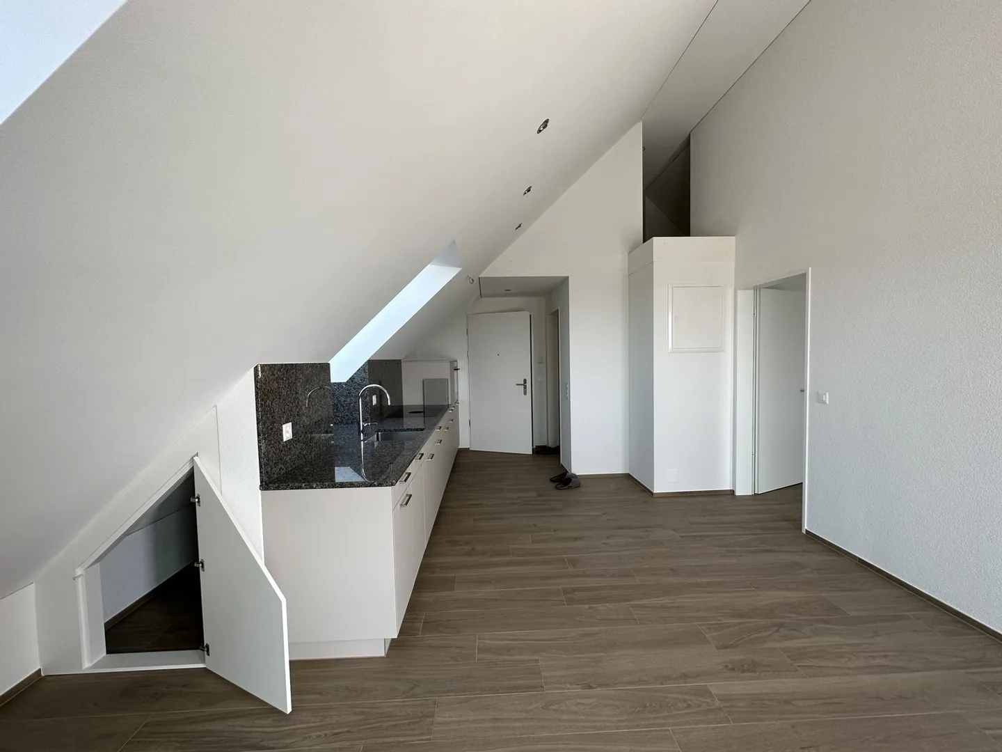 Appartement de 2,5 pièces central à louer - Photo 2 sur 8