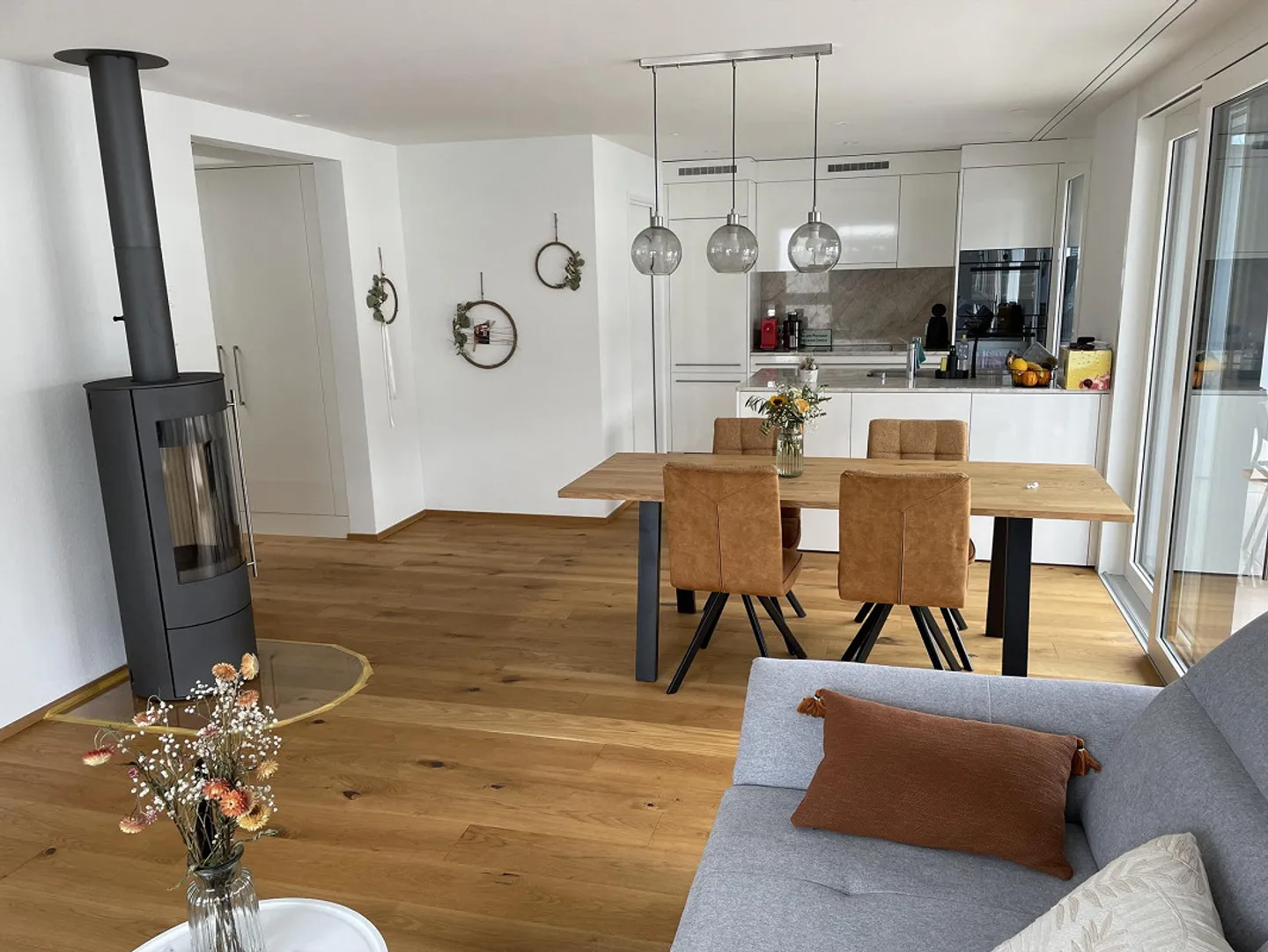 Moderne + sehr sonnige 3.5 Zi Attika mit Doppel-PP in TG - Foto 2 von 21