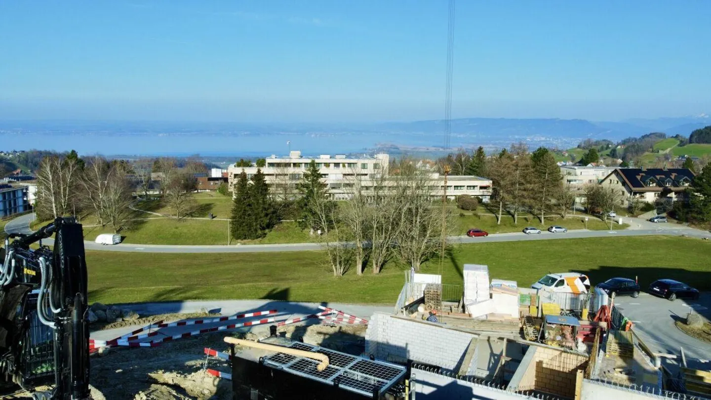Moderna casa bifamiliare con vista lago non ostacolata - Foto 1 di 9
