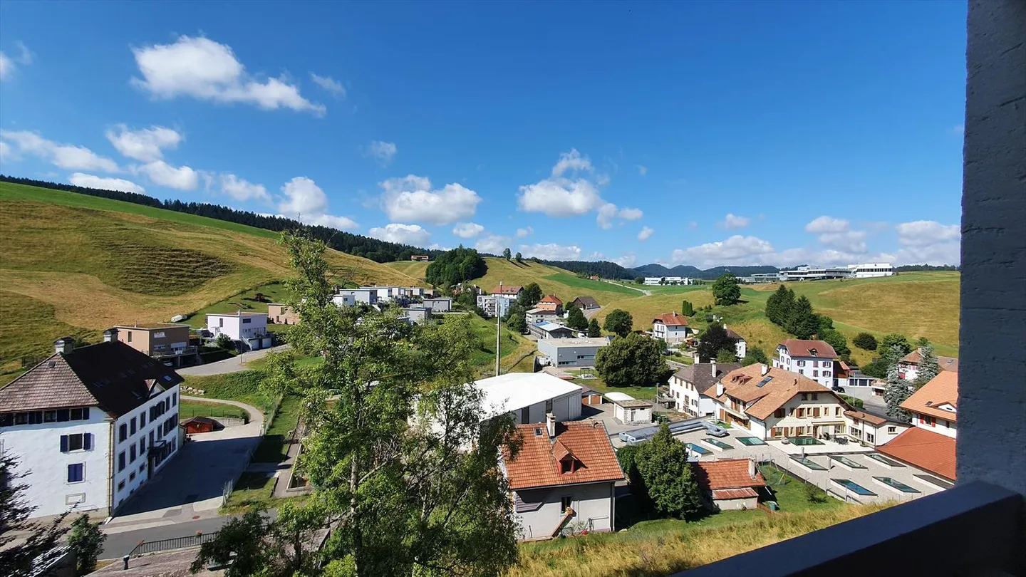 Magnifique appartement de 3,5 pièces avec balcon et belle vue à Le Locle - 1er loyer net gratuit - Photo 5 sur 10