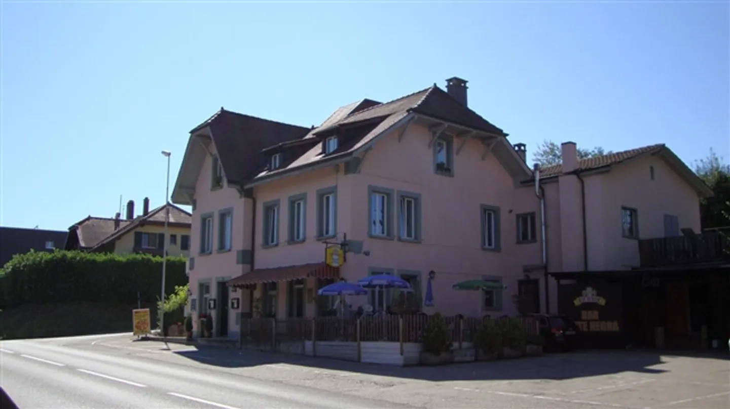 Ristorante e bar da cedere in periferia di Friburgo - Foto 1 di 13