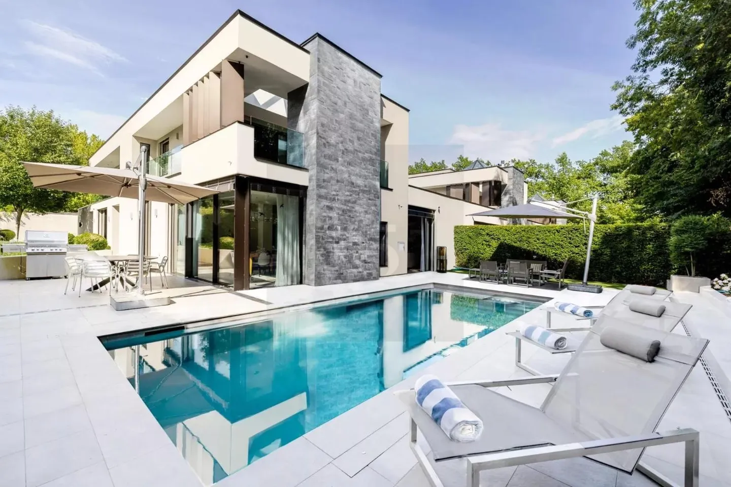 11-Zimmer-Haus - Foto 3 von 13