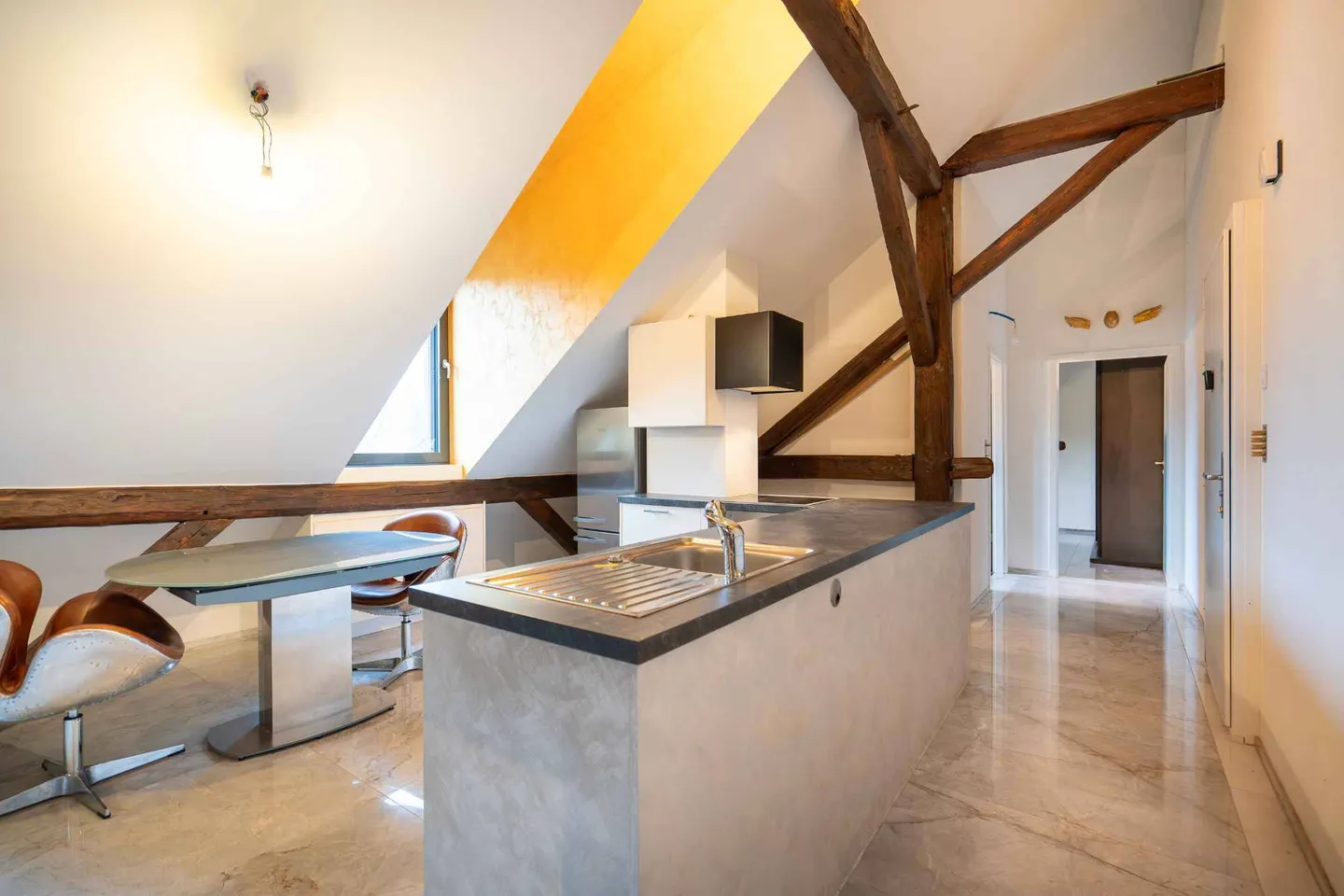 Charmante 2,5-Zimmer-Wohnung, möbliert, 10 Min. von der EHL entfernt - Foto 4 von 6