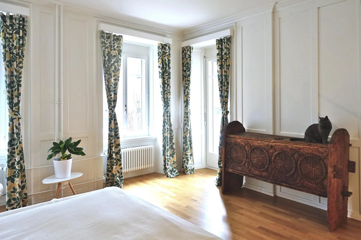 Spacious 3½-room old apartment, centrally located in Chur – approx. 92 m² - Photo 3 of 9