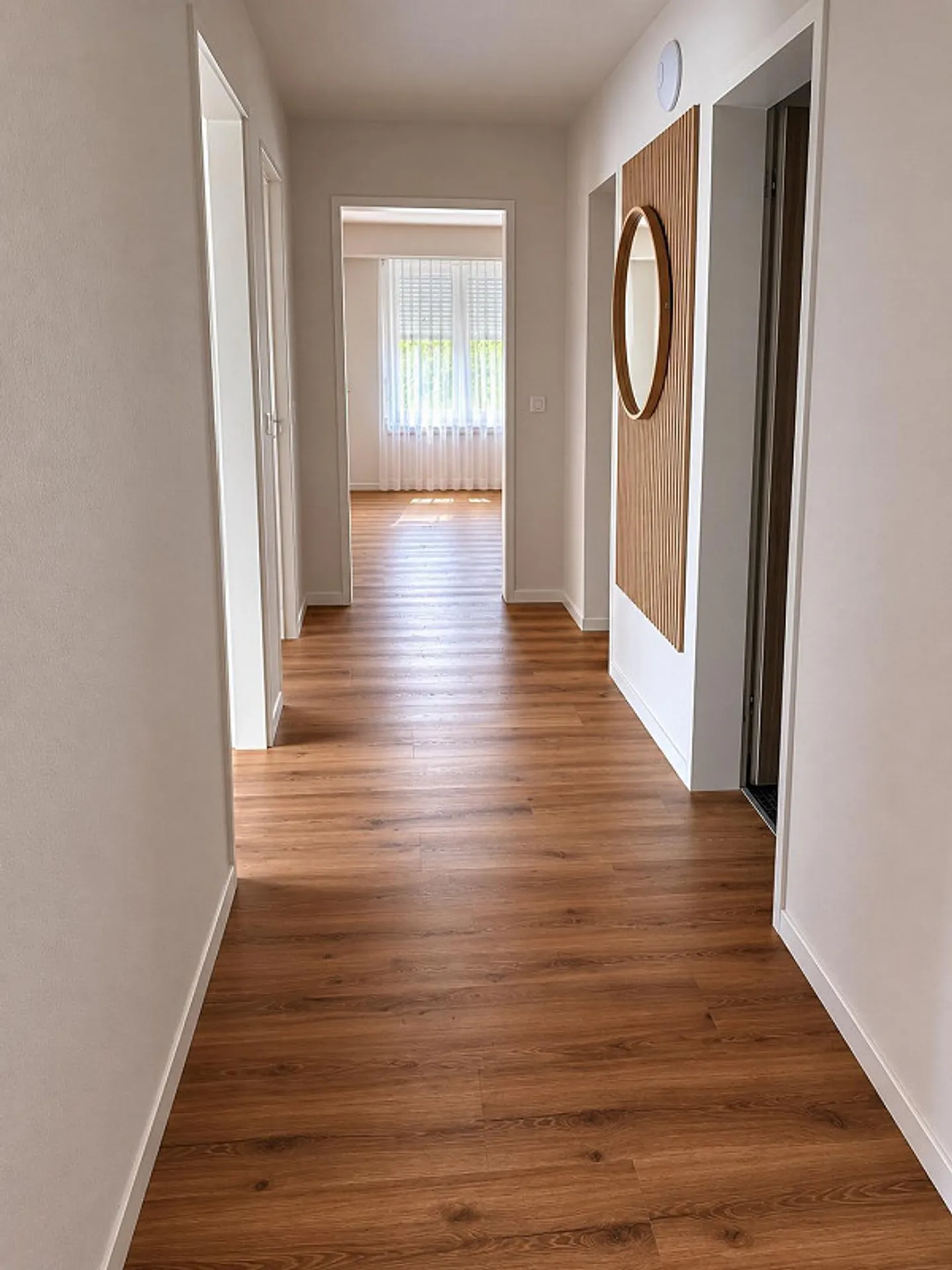 Modernes Apartment in Ebmatingen - Foto 1 von 8