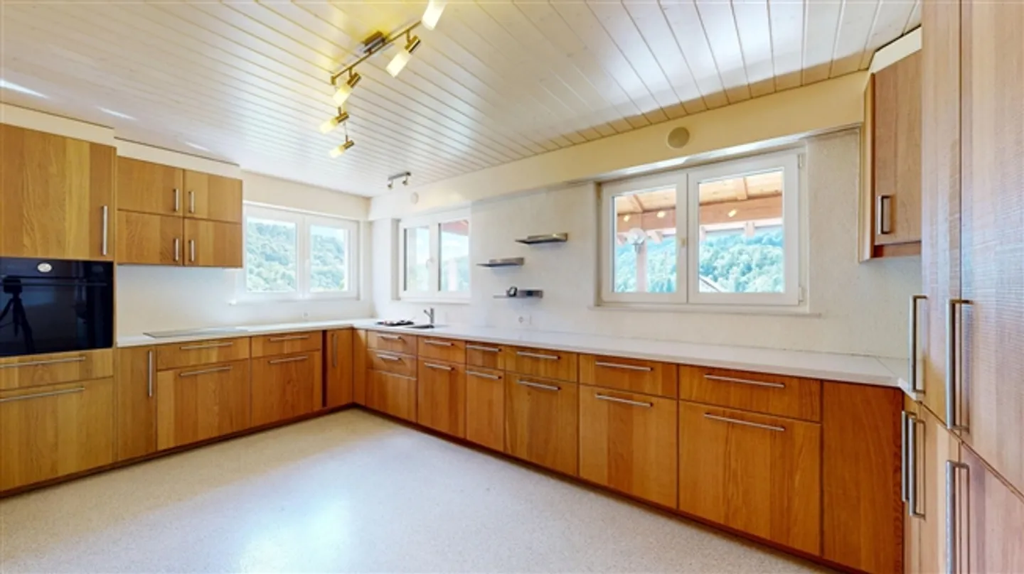 «Grosses 6.5-Zimmer-Einfamilienhaus mit Garage» - Foto 2 von 20