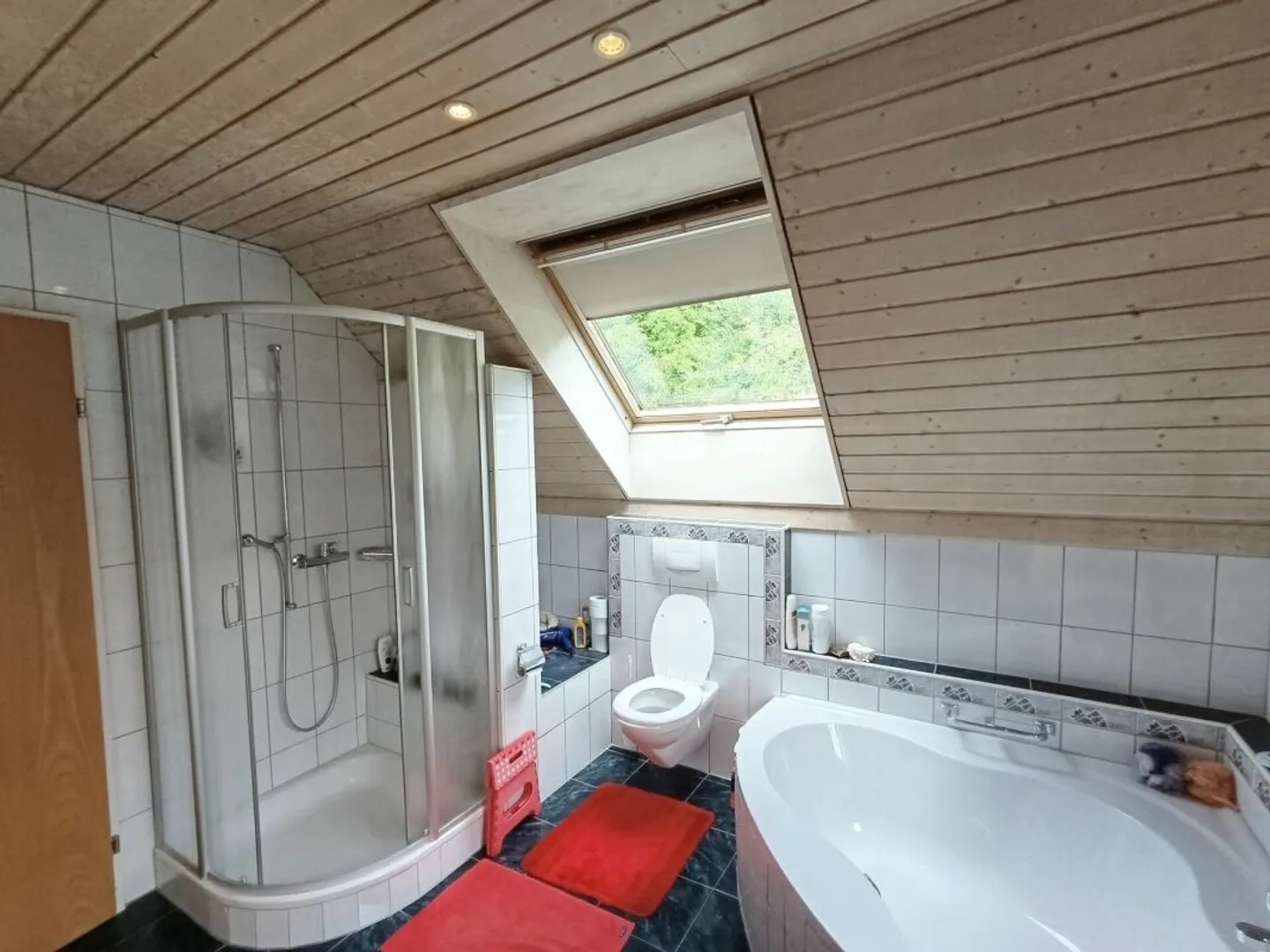 6.5 Zimmer Einfamilienhaus mit viel Platz für die ganze Familie - Foto 11 von 17