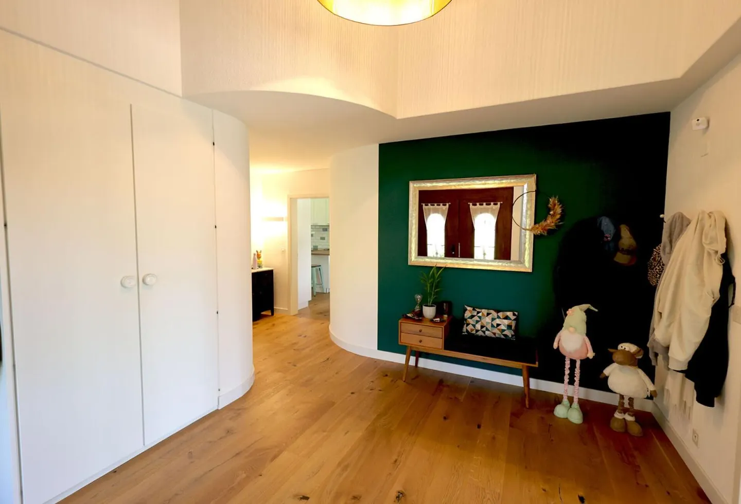 Wunderschön renoviertes 7,5-Zimmer-Haus mit Außenpool - Foto 12 von 13