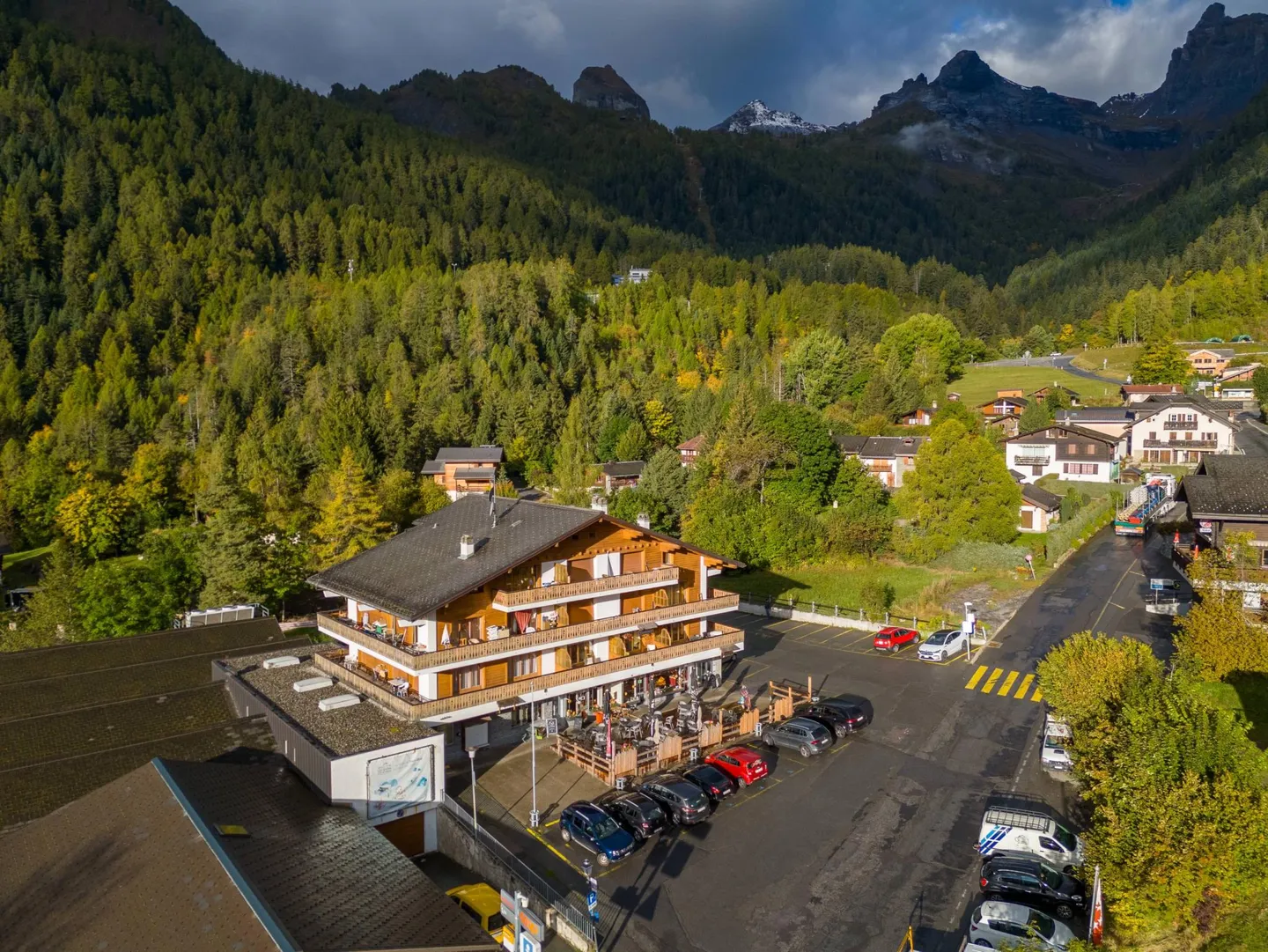 Appartamento di passaggio con 3,5 stanze nel cuore della stazione - Foto 4 di 14