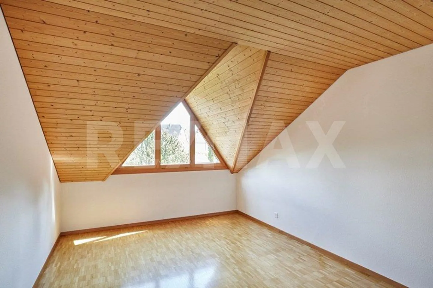 Oasis de 4 pièces dans le vert avec vue panoramique dans le quartier «Bergfrieden» - Photo 4 sur 11