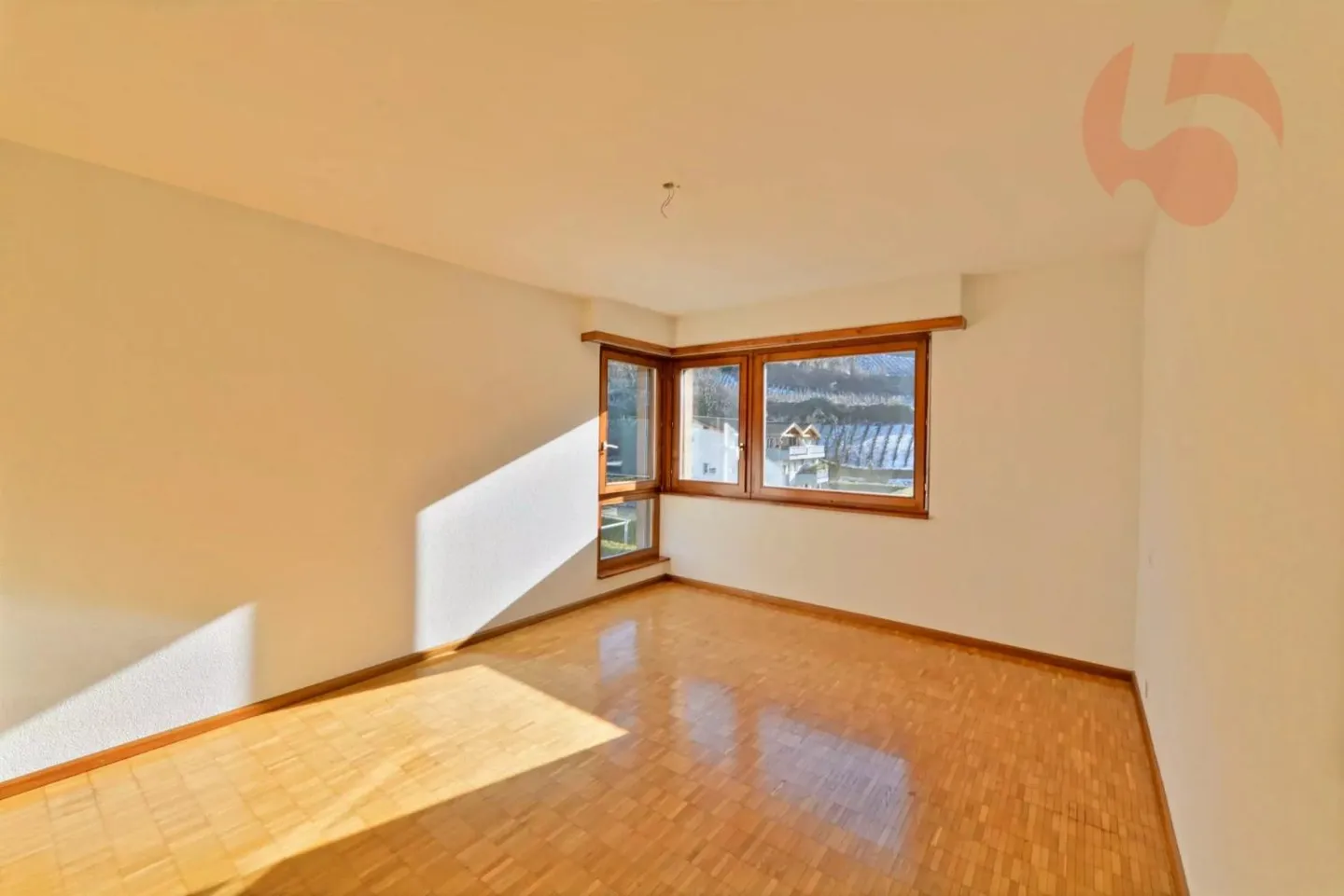 3.5 locali con balconi in una zona tranquilla - Foto 1 di 13