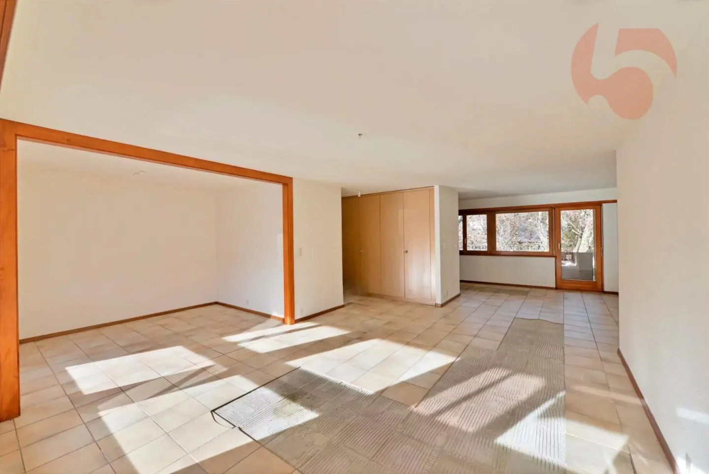 3.5 locali con balconi in una zona tranquilla - Foto 6 di 13