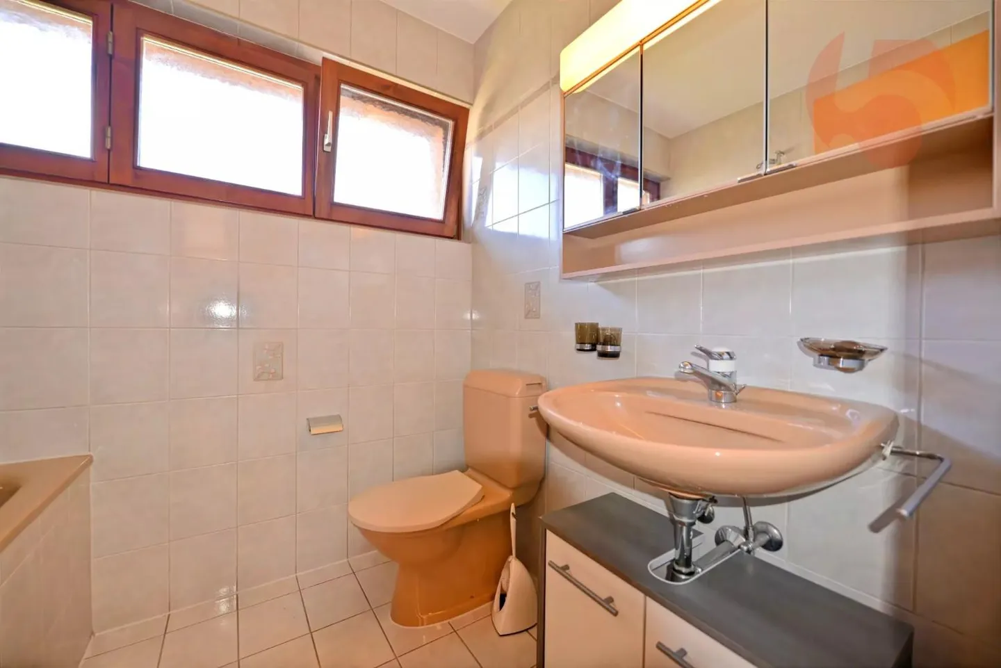 3.5 locali con balconi in una zona tranquilla - Foto 8 di 13