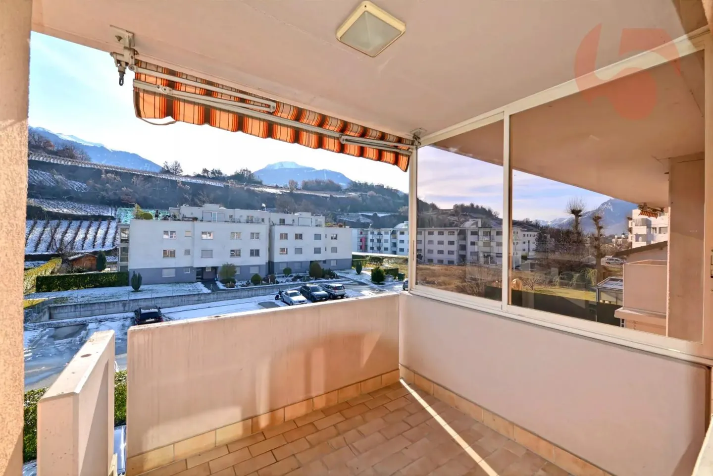 3.5 locali con balconi in una zona tranquilla - Foto 9 di 13