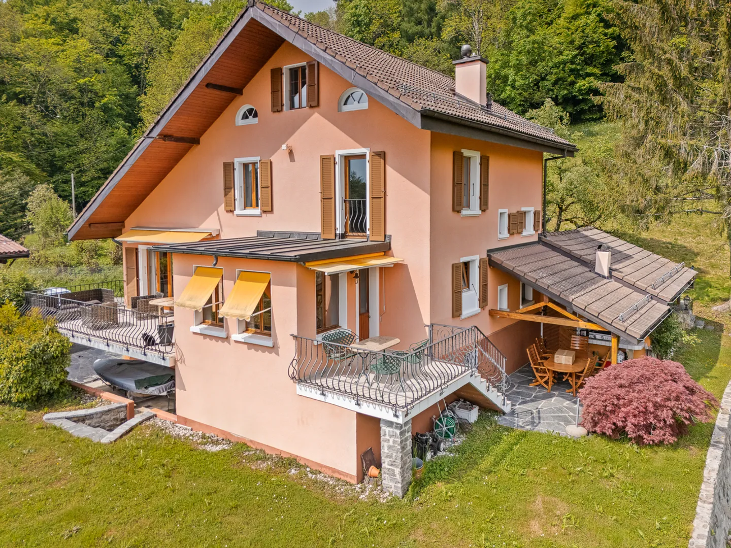 Hervorragendes Einfamilienhaus mit herrlichem Seeblick - Foto 1 von 12
