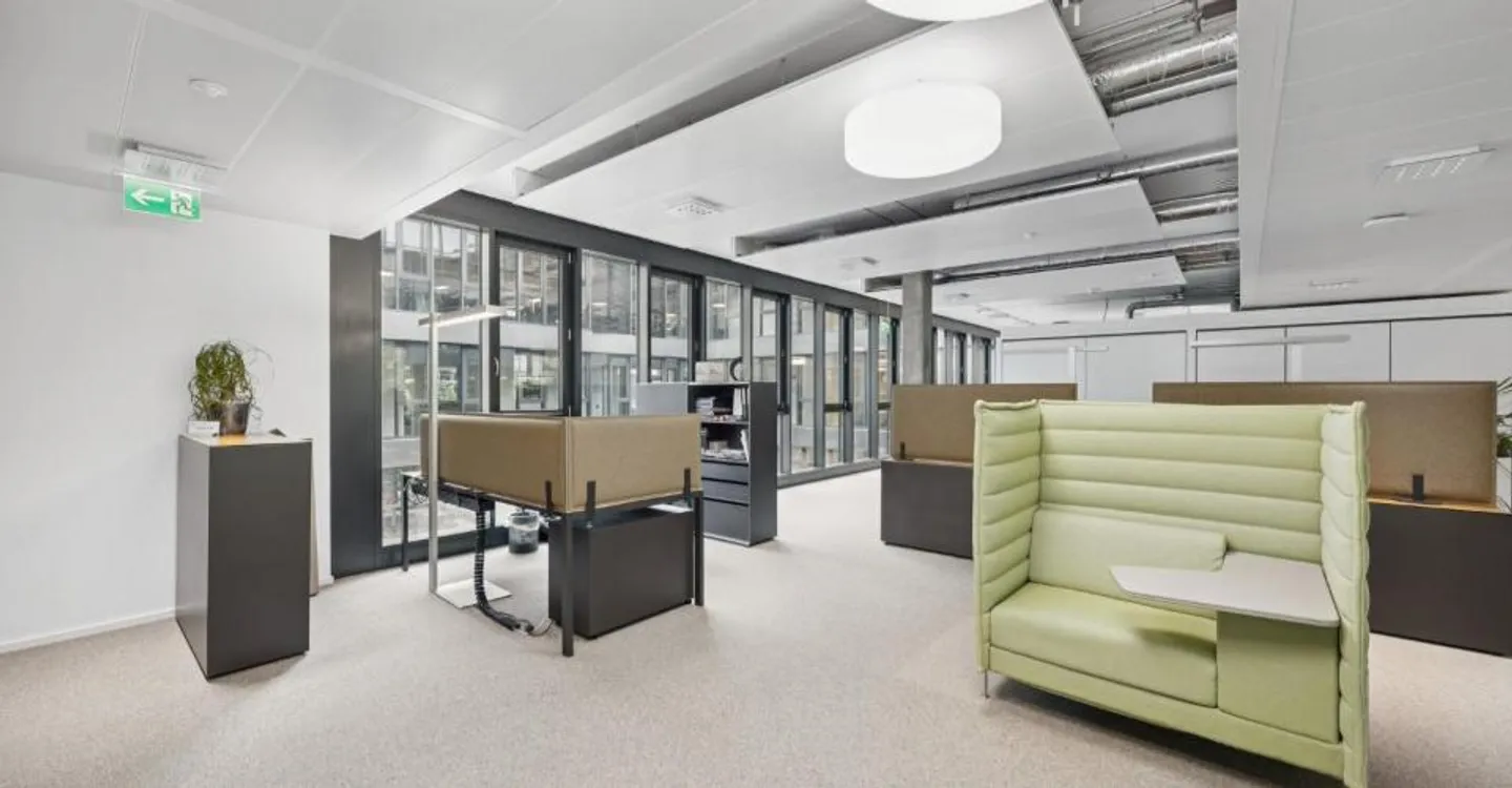 Attractive office space for rent - Photo 4 of 5