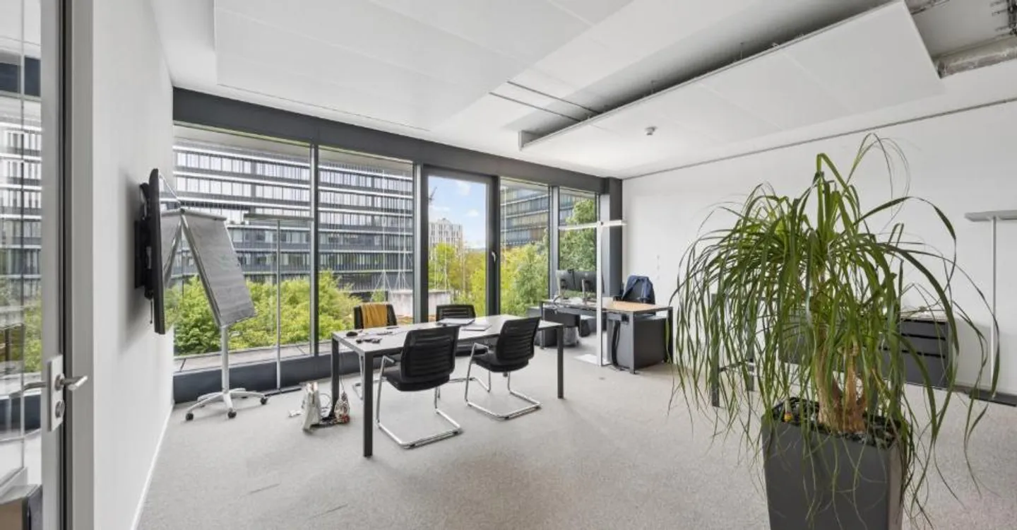 Attractive office space for rent - Photo 5 of 5