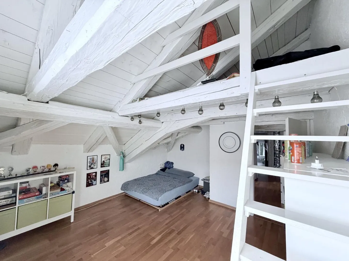 Attic apartment with 4.5 rooms - Photo 5 of 9