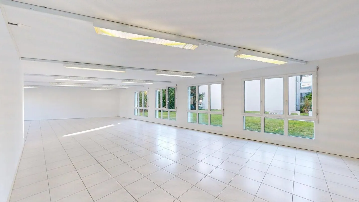 Ideale per la tua attività - Spazio commerciale o ufficio a Kölliken - Foto 6 di 15