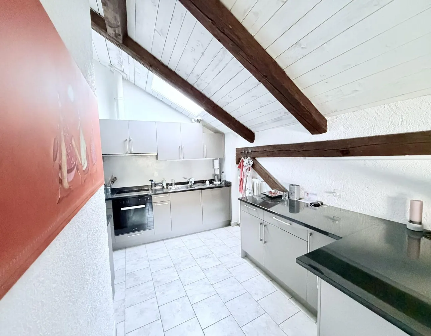 Attic apartment with 4.5 rooms - Photo 4 of 9