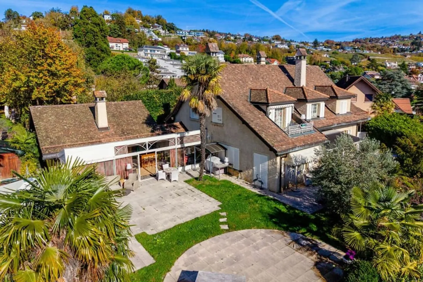 In esclusiva a Lutry - Spaziosa villa familiare con giardino e vista panoramica - Foto 3 di 7